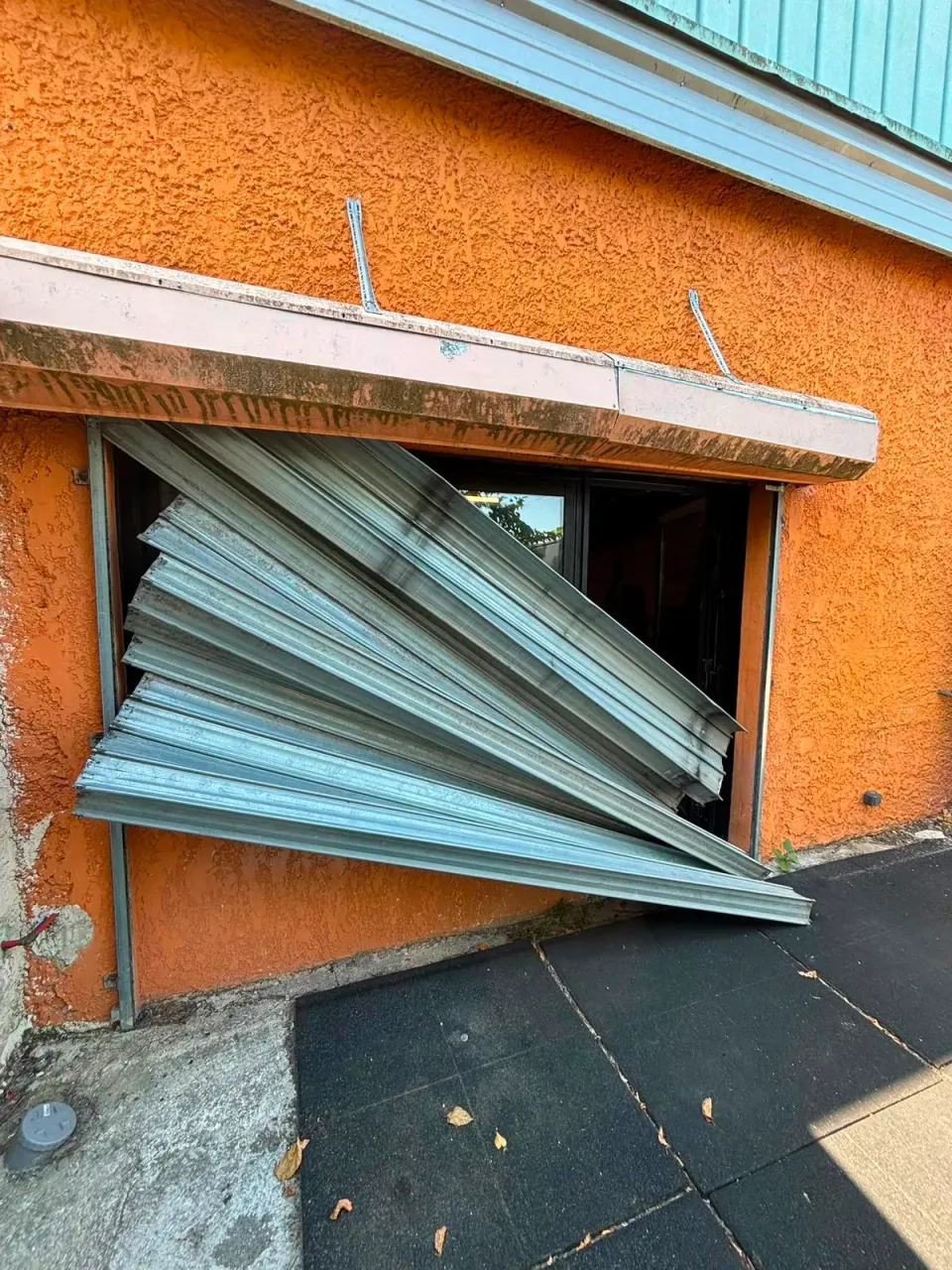 Réparation de rideau métallique à Marseille 14