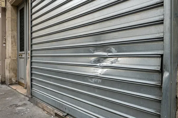 Réparation de rideau métallique à Marseille 14